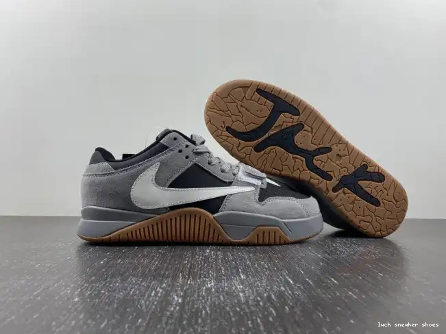 Reps LUCY X CHECK JORDAN FZ8117-001 THE CUT TRAVIS SCOTT 0501